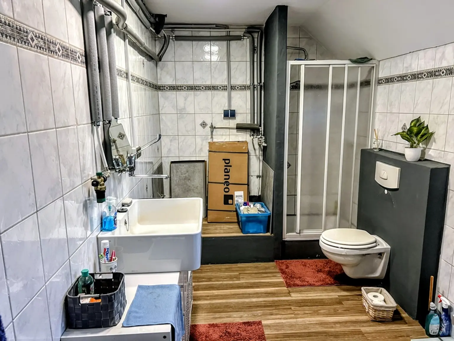 Ein Zuhause, das Raum für alles lässt! Wohnhaus mit angrenzender Halle!