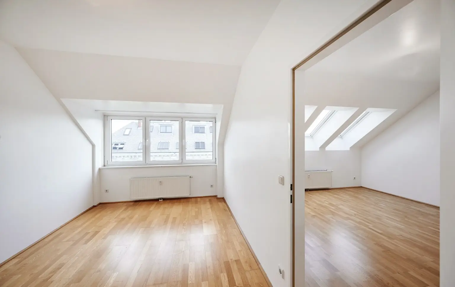 Super geschnittene 2-Zimmer-Wohnung im Dachgeschoss!