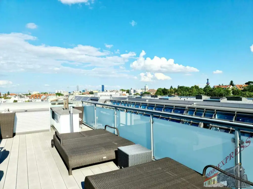 Wohnungs- Paket in Bestlage! 4 Wohnungen stilvoll renoviert inklusive Garten, Garage, Swimmingpool und Sauna!