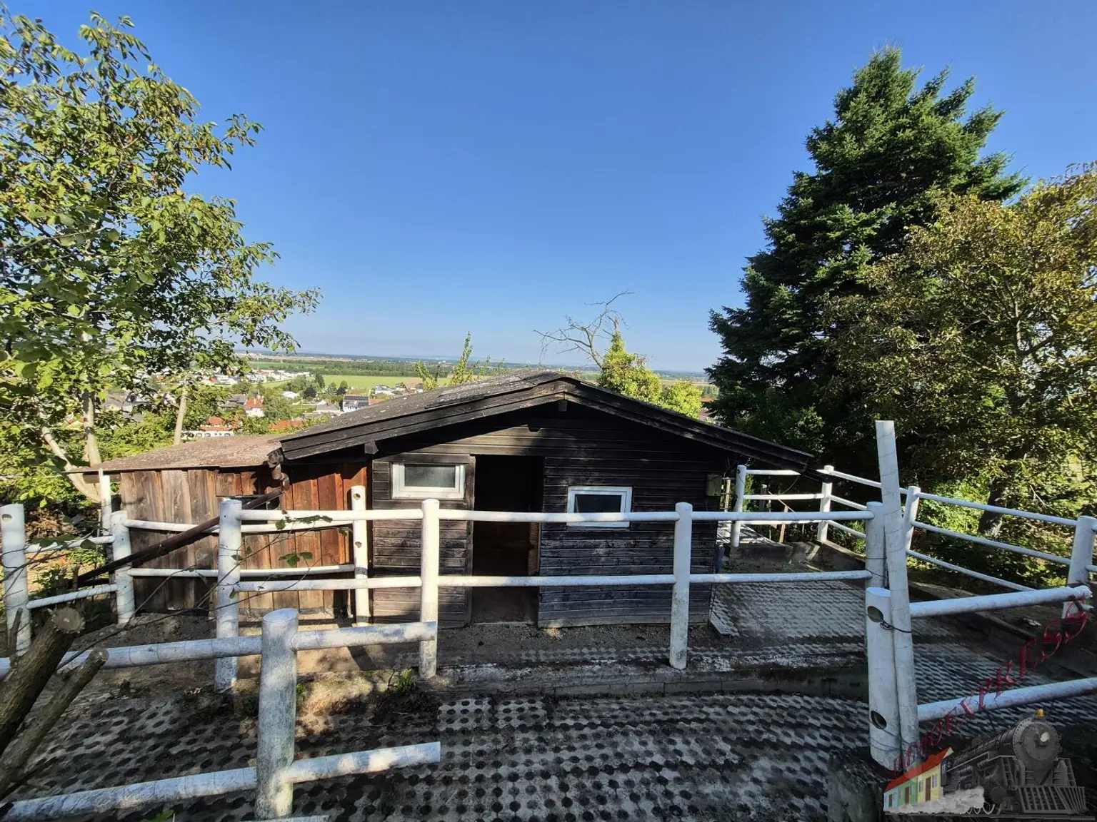 Zweifamilienhaus-riesiges Grundstück und Stallung-grenzenlose Möglichkeiten