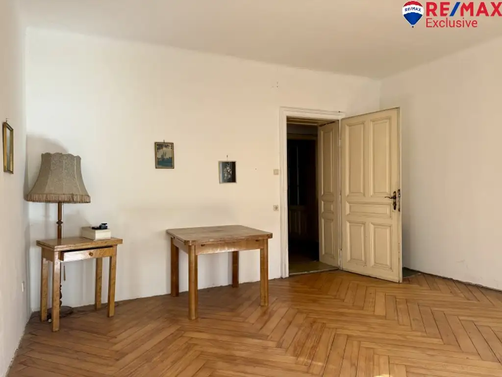 Zeitwandel - Mehrparteienhaus mit Entwicklungspotenzial in Wiener Neustadt!