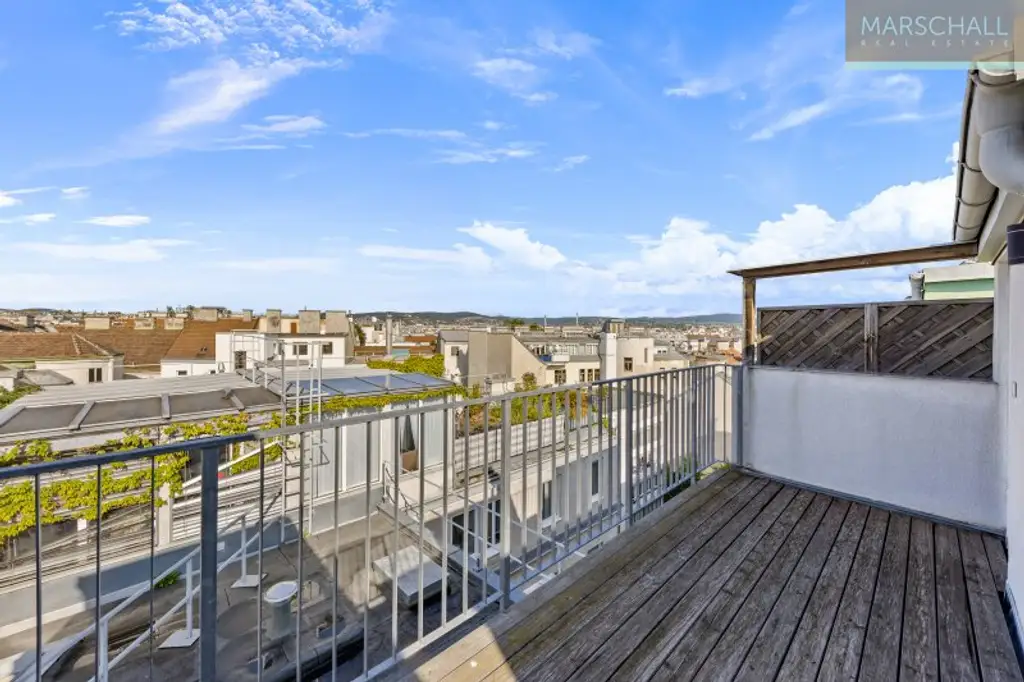 Helle 4-Zimmer-Dachgeschosswohnung mit traumhaftem Fernblick im 7. Bezirk