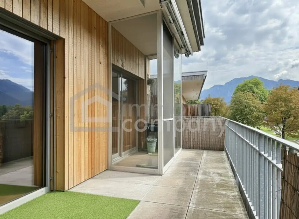 Wohnung mit Seeblick, Loggia in Unterach am Attersee! Nur wenige Schritte zum See!