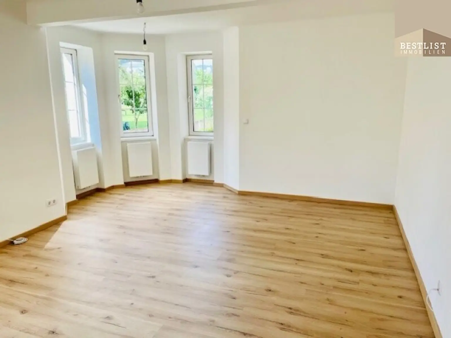 Vermietete 3 Zimmer Erdgeschosswohnung mit Ordinationswidmung