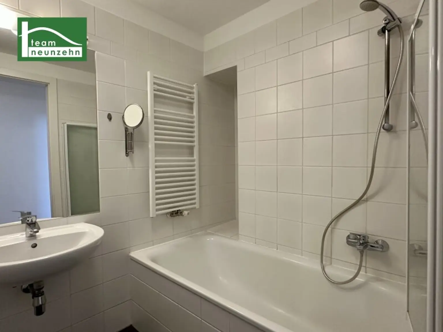 Helle 3-Zimmer Wohnung inkl. Loggia und Einbauküche - ab 01.09. beziehbar!