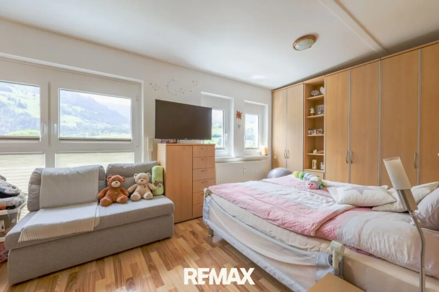 Zimmer 2 OG