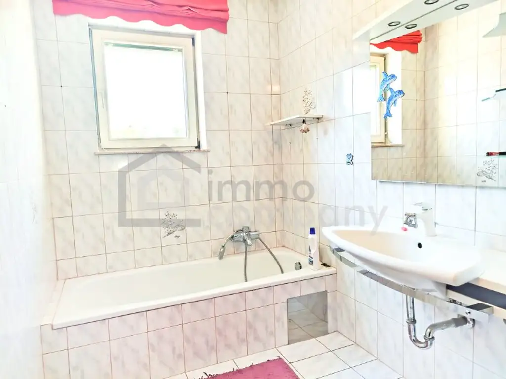 Wo Ruhe auf Lebensqualität trifft – charmantes Haus mit Pool