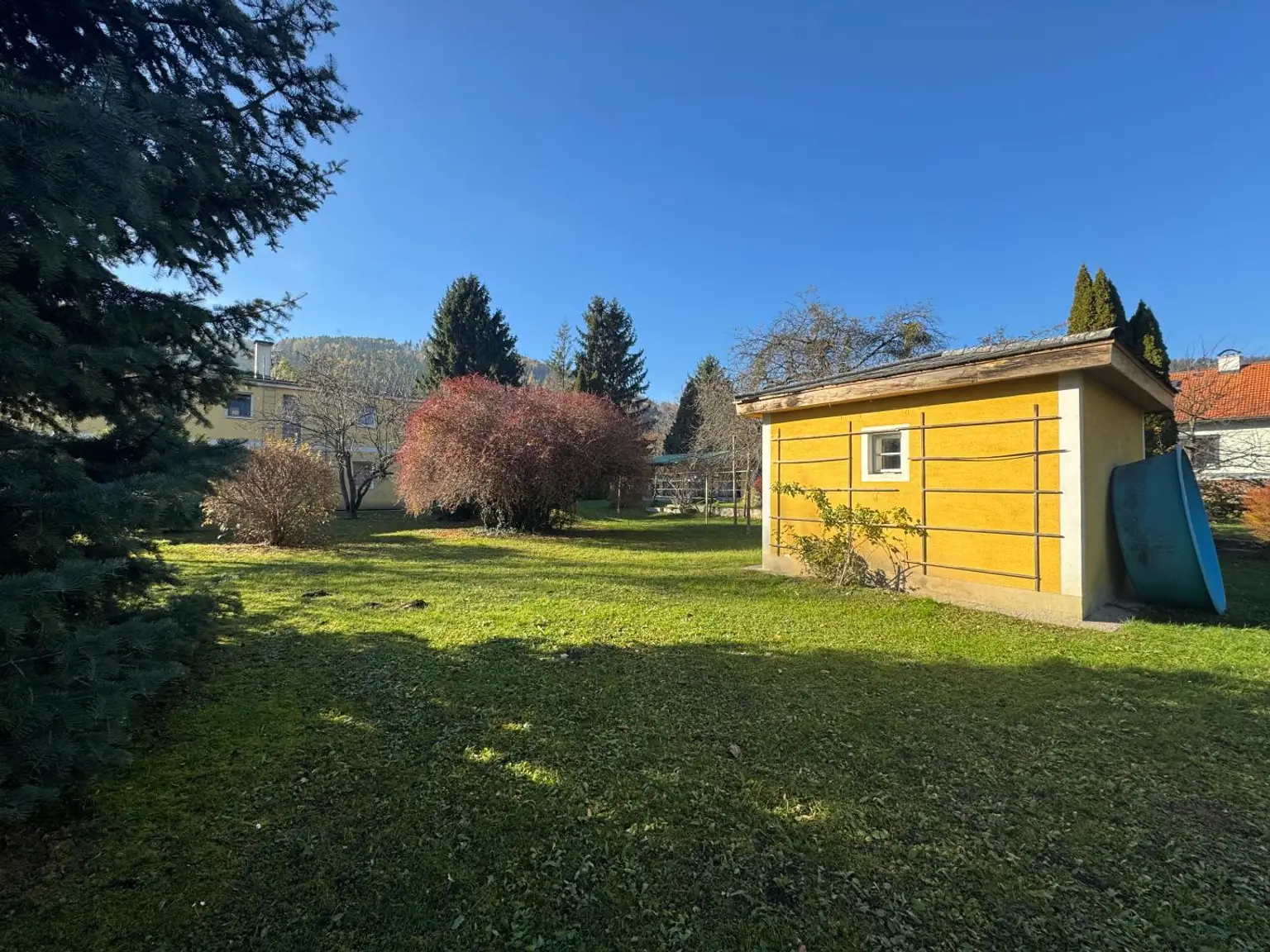 Großzügiges Grundstück mit bestehender Bebauung und attraktiver Bebauungsdichte