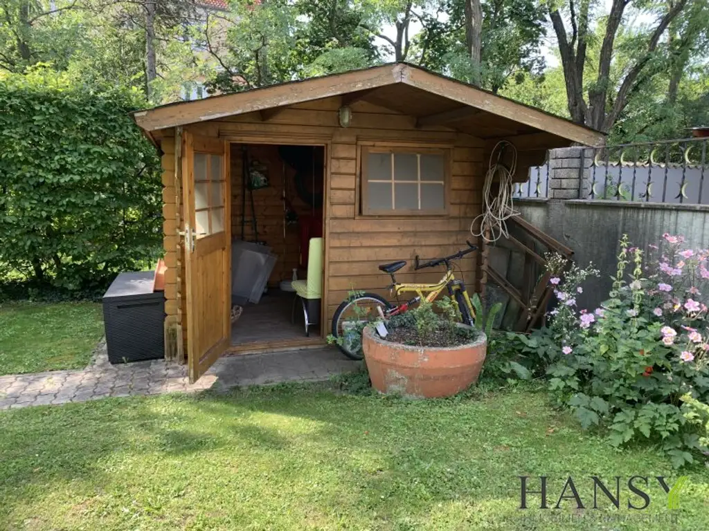 Großzügiges, bezugsfertiges Traumhaus mit Baugrund, Doppelgarage und Gartenidylle