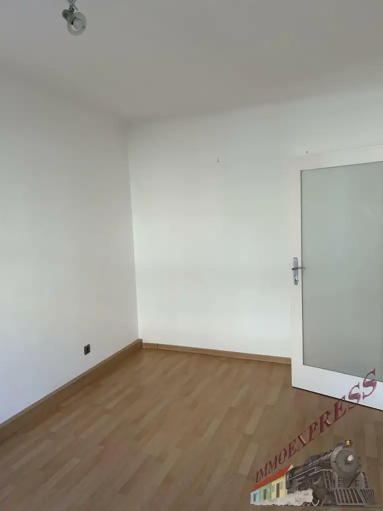 Perfekte WG-Wohnung für 2 Studierende im 11. Bezirk – top Lage & möbliert