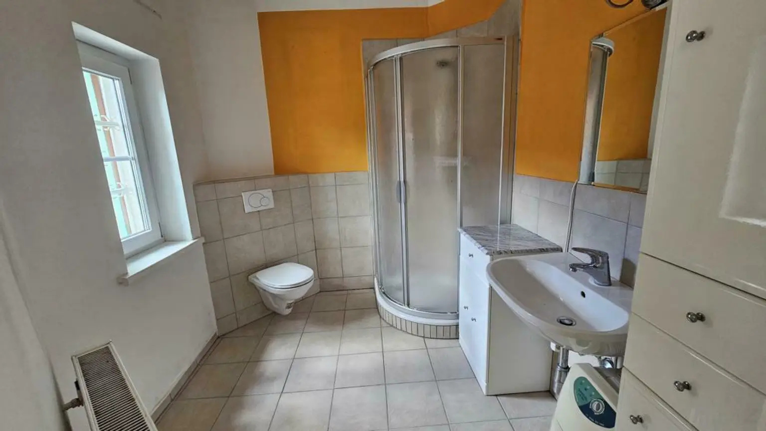 **Villa mit Türmchen in bester Lage  ** 2 Wohneinheiten ** parkähnlicher Garten **2 Parzellen **