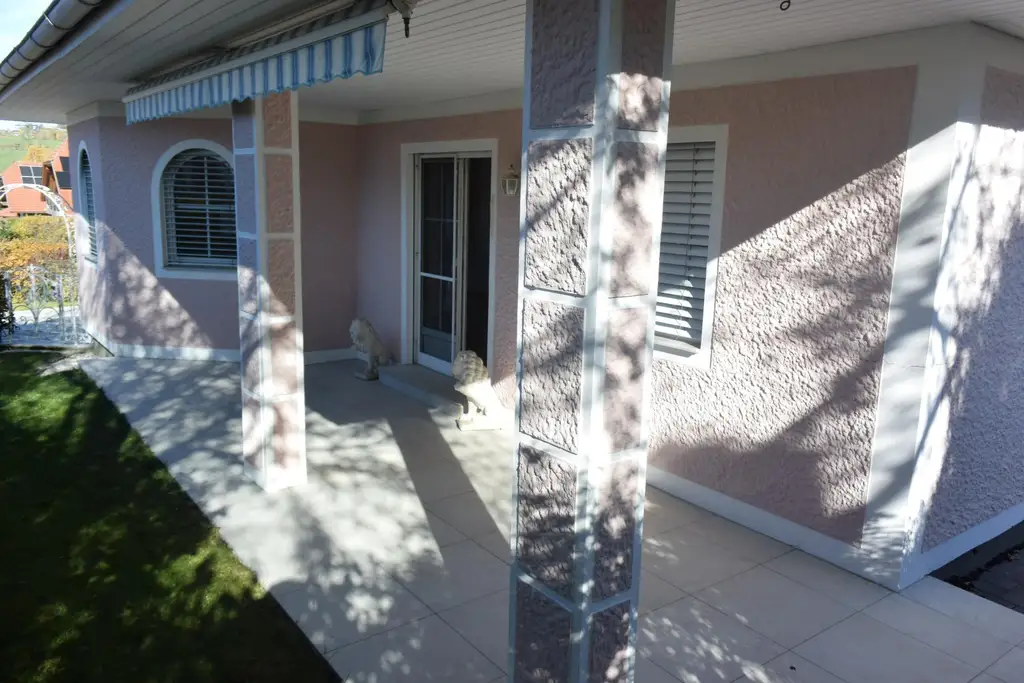 Schöner, sehr gepflegter Bungalow