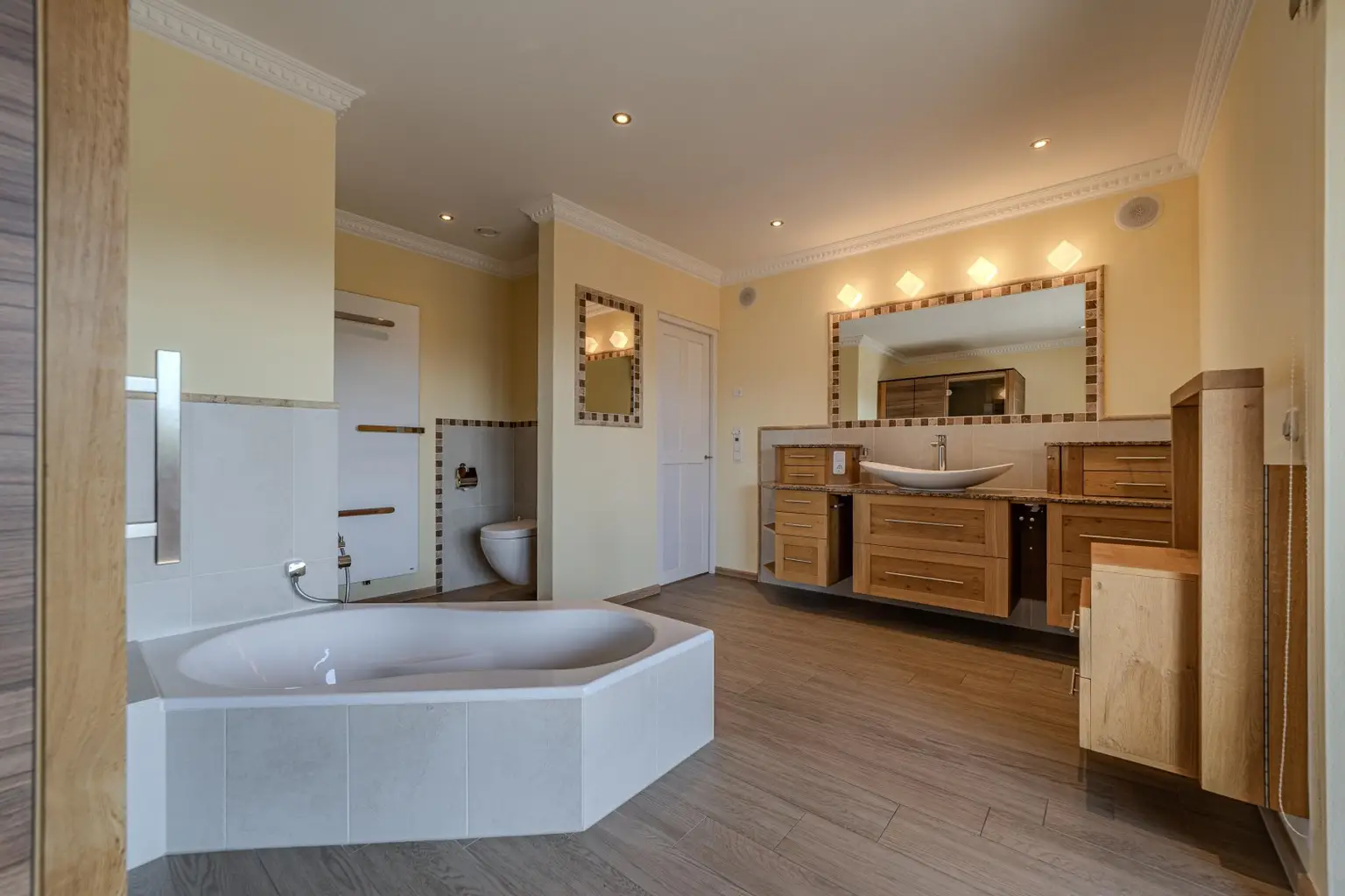 Badezimmer im OG