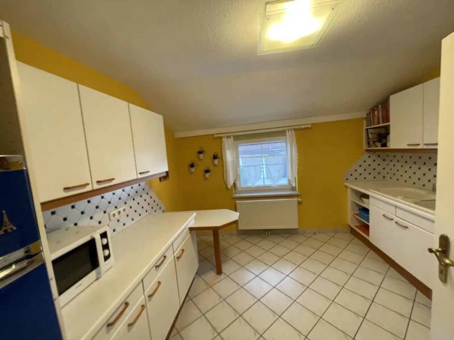 TOP-LIEGENSCHAFT MIT LUXUIÖSEM HAUS UND 2.568 m² GRUND - GRÜNRUHELAGE!