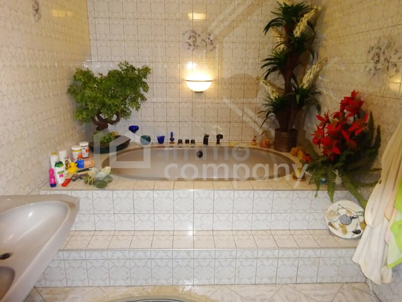 Exklusives Reihenmittelhaus in 1130 Wien – 10 Zimmer, Garten, Balkone- barrierefrei!