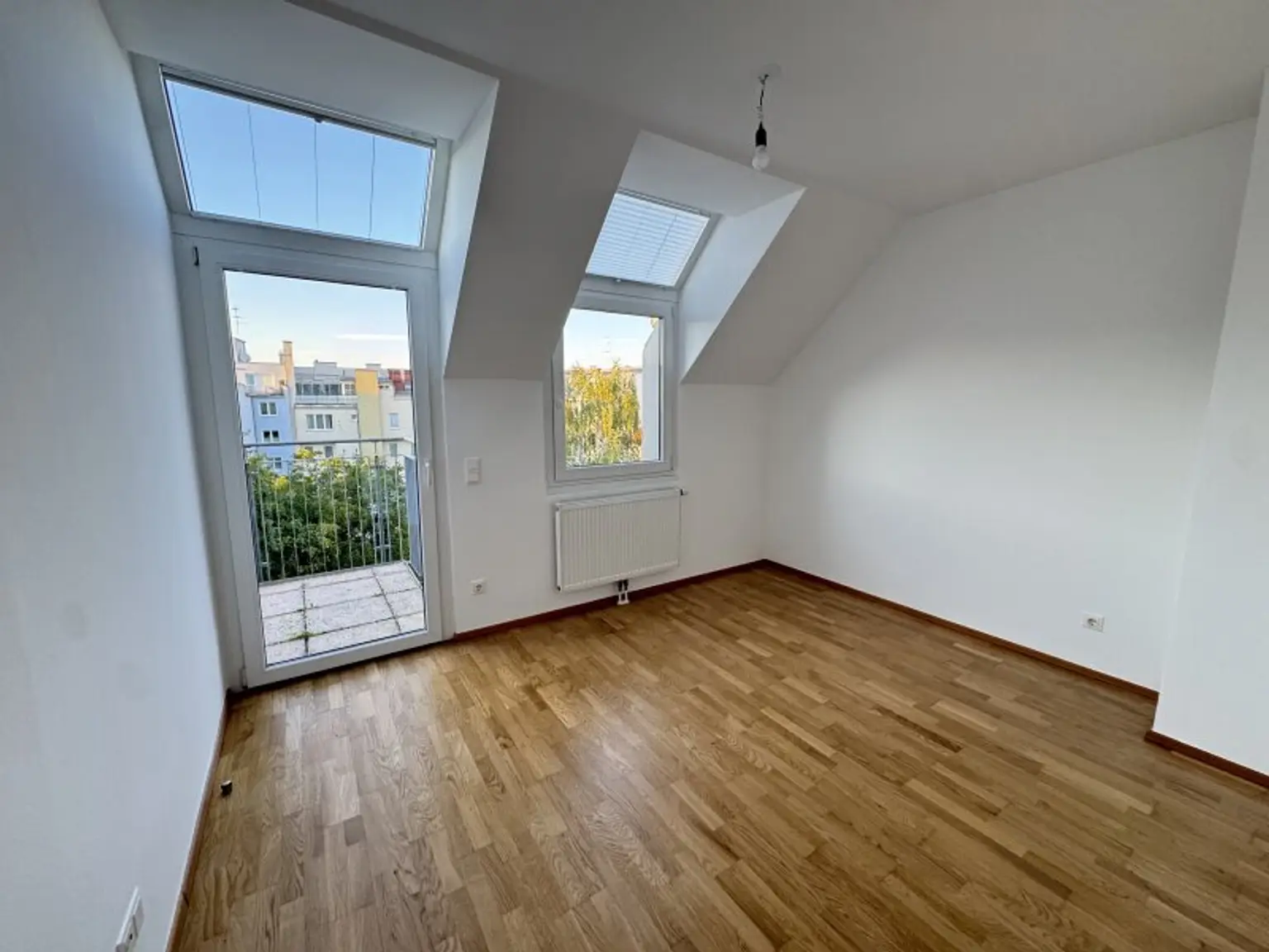 Traumhafte 3-Zimmer-Dachgeschoßwohnung mit Loggia in Döbling!