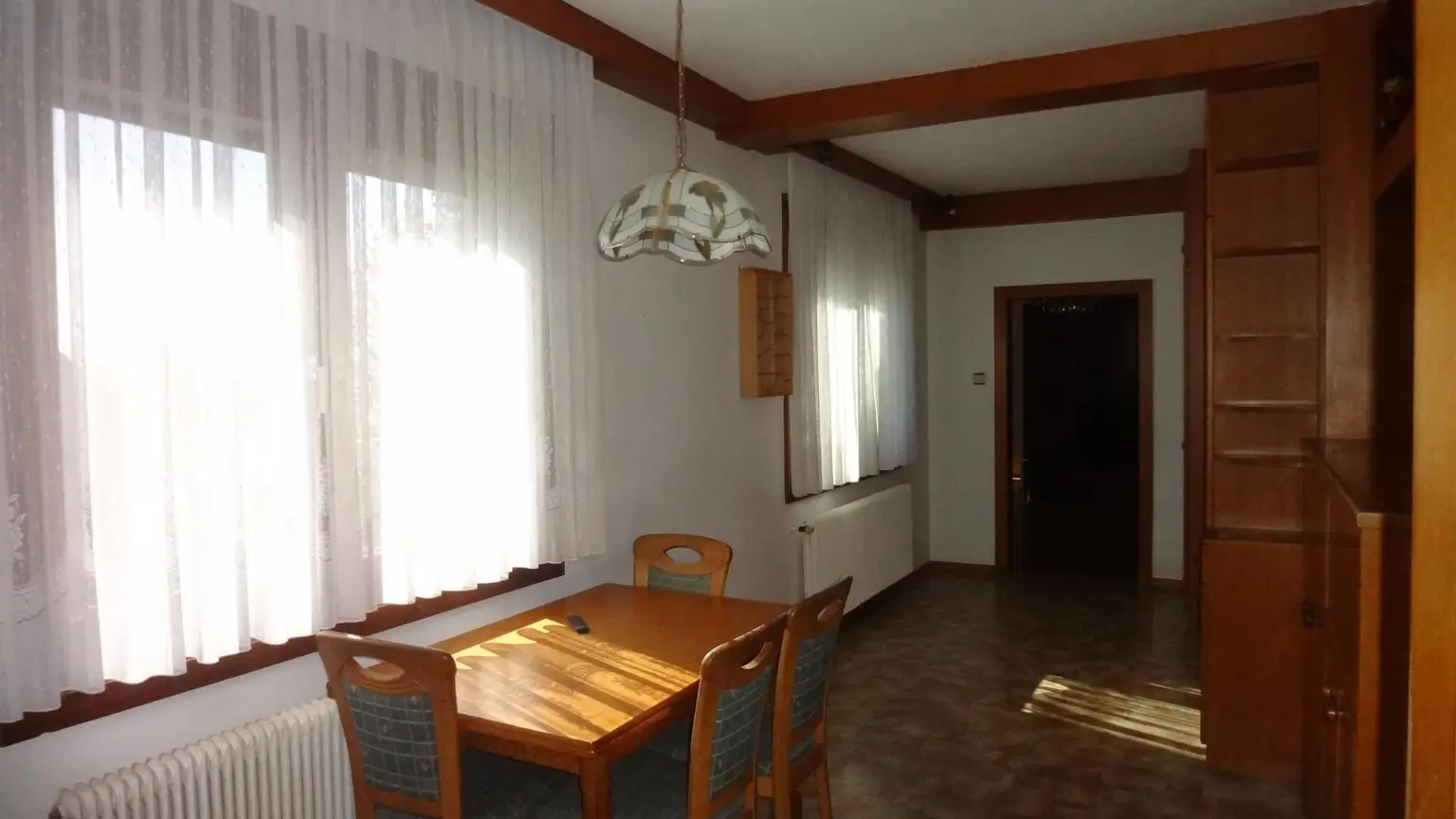 Esszimmer mit Küche