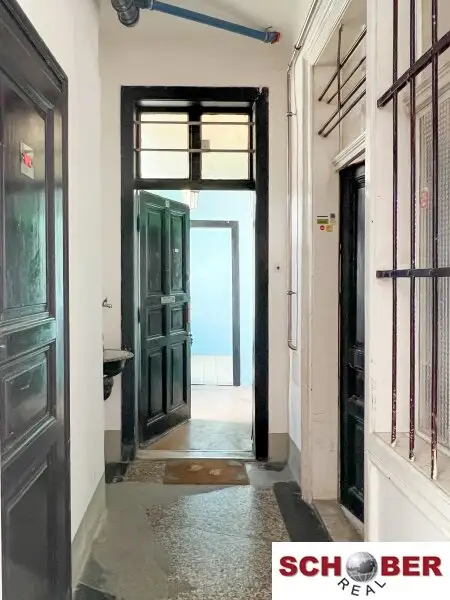 Sanierungsbedürftige Altbauwohnung