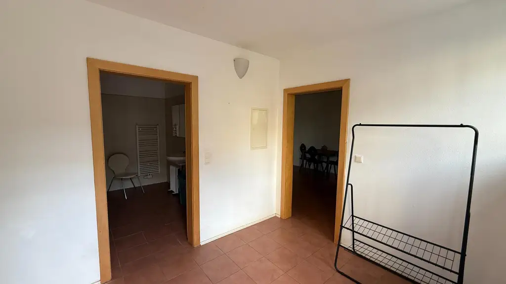 Großzügige Garconniere mit Küche in ruhiger Lage