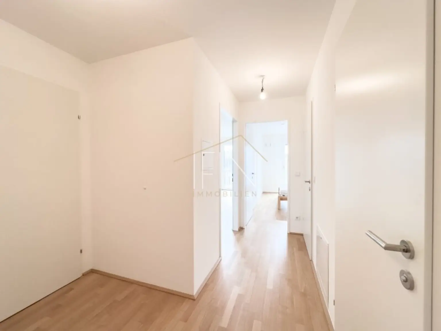 Sonnige 2-Zimmer Neubauwohnung mit Balkon & Fernblick