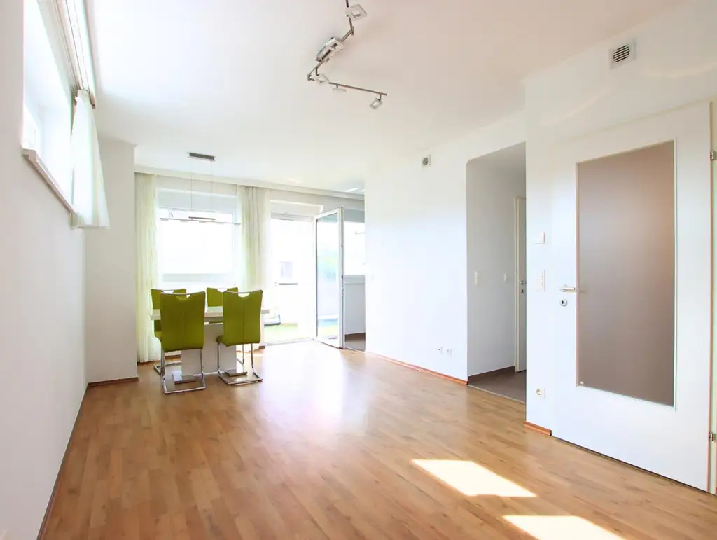 WIE NEU! Moderne 2 Zimmer Wohnung mit Loggia in Top Lage!