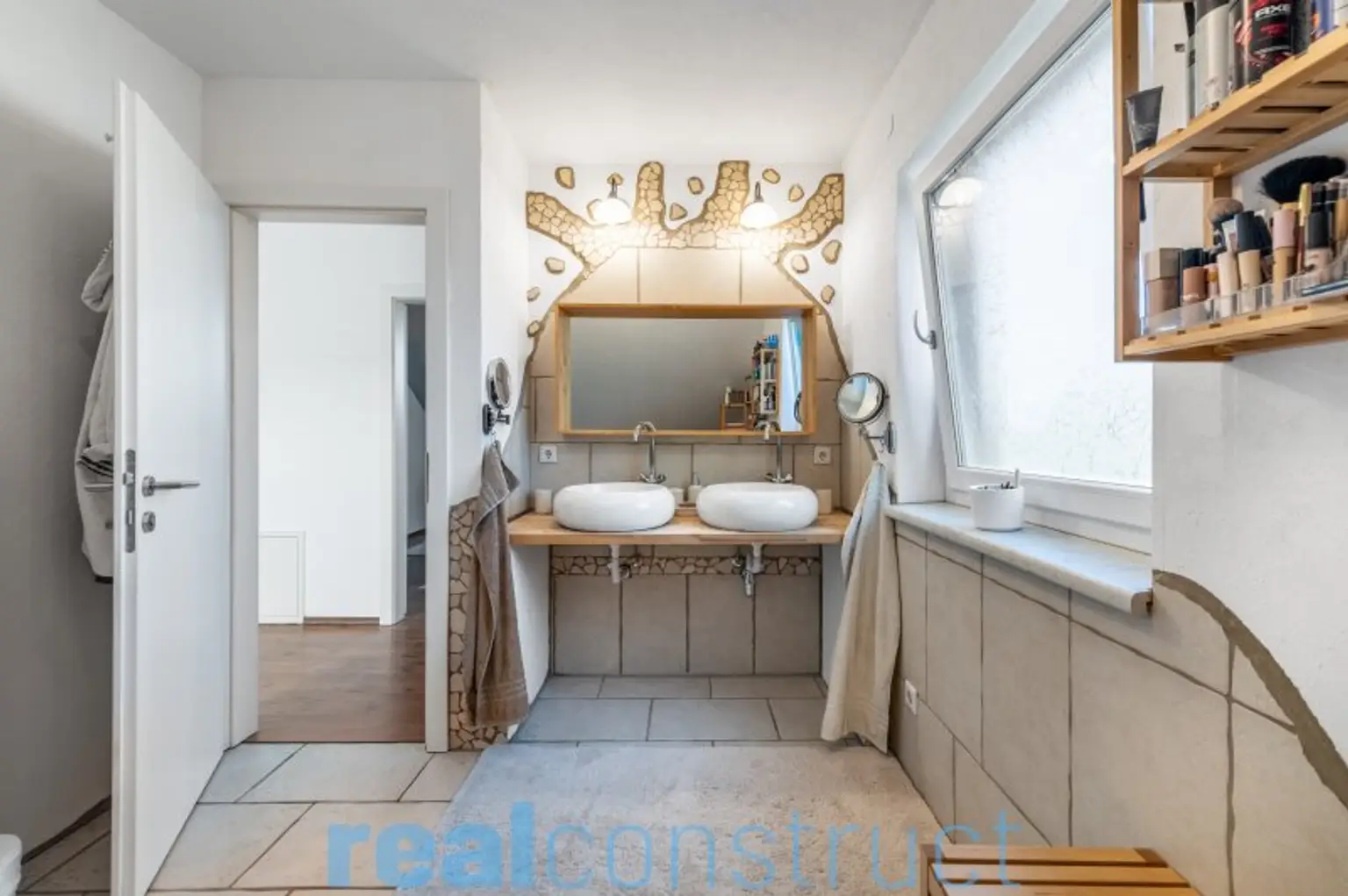 Ökologisch nachhaltiges Einfamilienhaus mit ERDWÄRME-Heizung in bester Lage von Bad Erlach