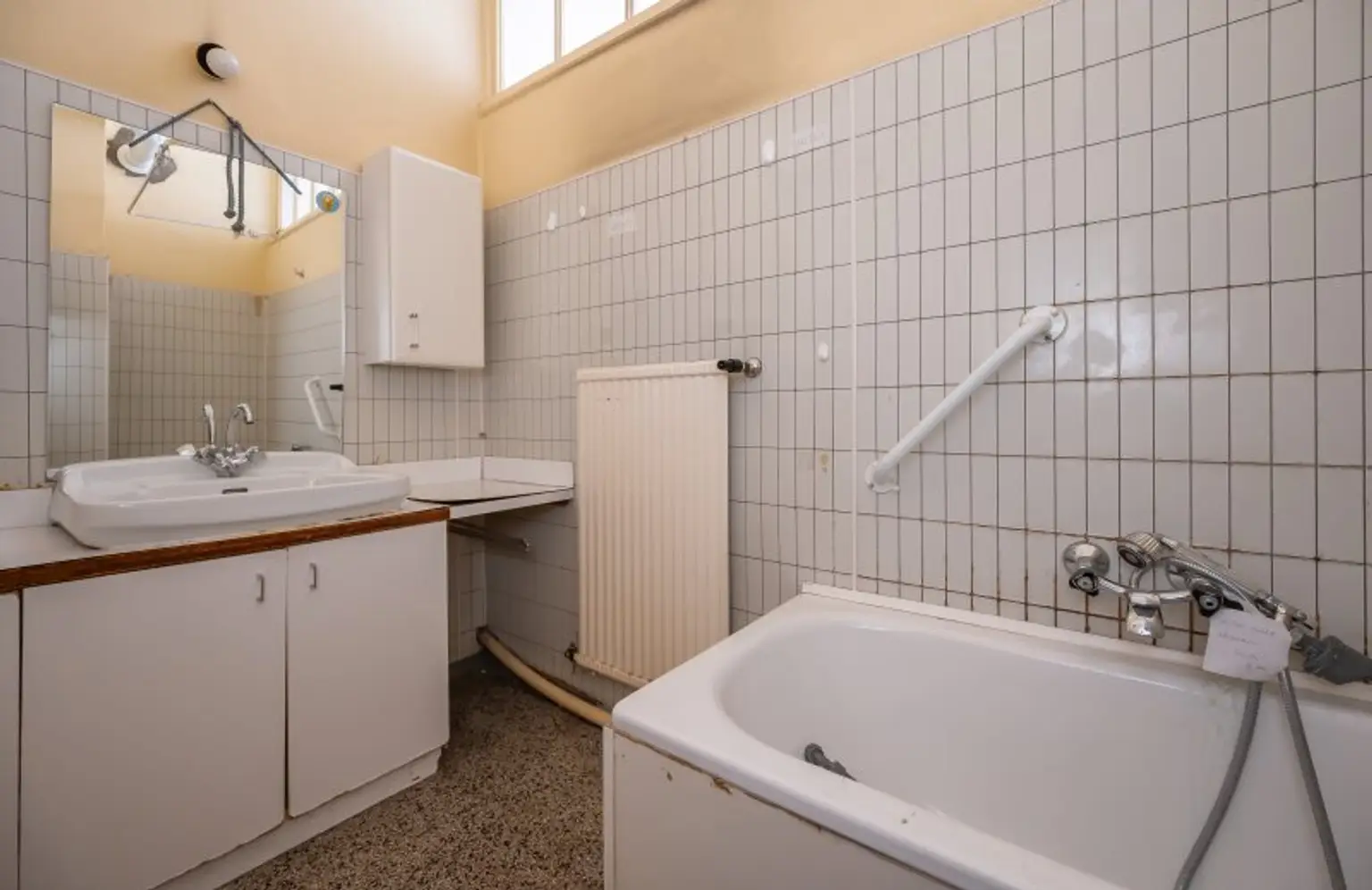 Hidden Gem in the Heart of the 6th – Historic Charm Meets Future Vision!