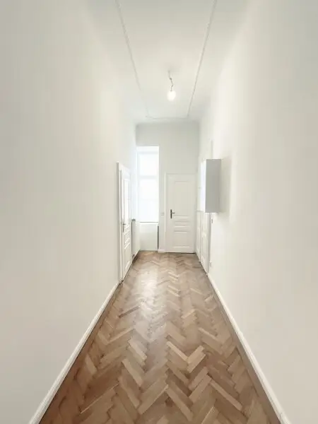 Wohnung in Wiener Bestlage | Frisch Saniert - in Erstbezugszustand! | Völlige Ruhelage im Innenhof