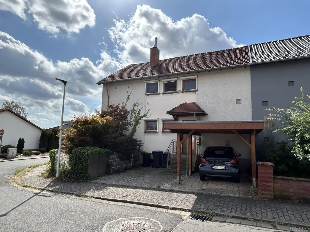 Einfamilienhaus (Doppelhaushälfte) mit Ausbaupotenzial auf Eckgrundstück in Bexbach