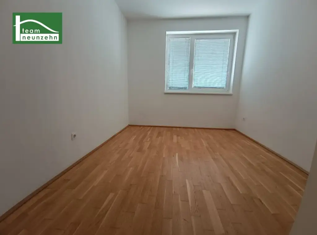 Lichtdurchflutete 4-Zimmer-Wohnung mit privater Außenfläche