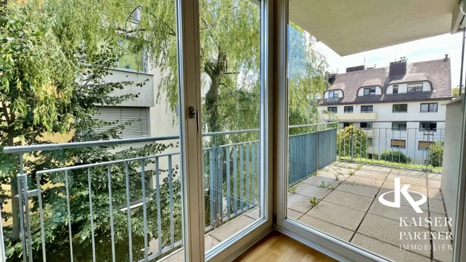 Kaasgraben, moderne 4-Zimmer-Wohnung mit 2 Balkonen, perfekte Raumaufteilung!