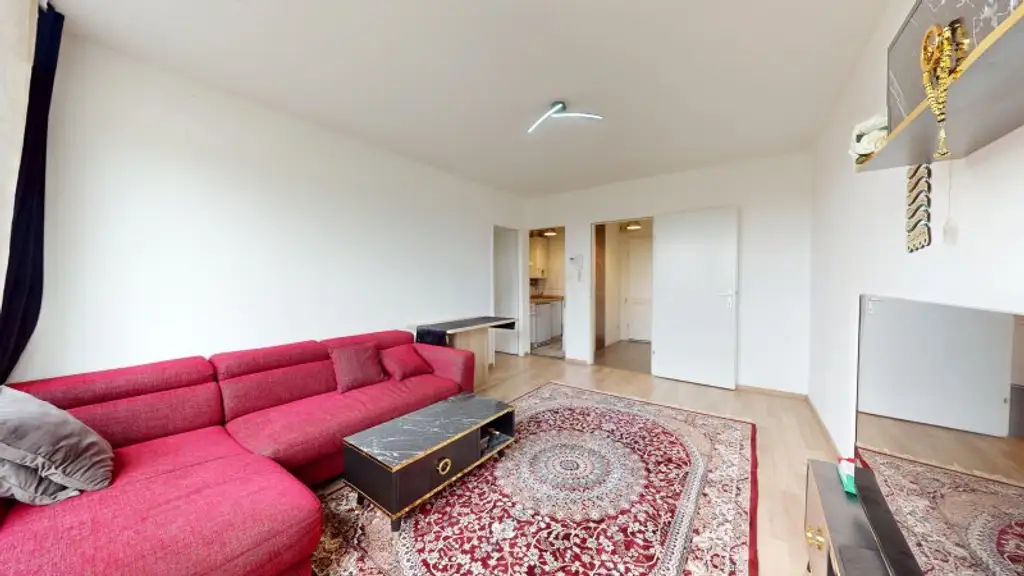 Gemütliche 2 Zimmerwohnung in Laxenburg. Toplage. Provisionsfrei. Schlicht, Simpel, Vernünftig.