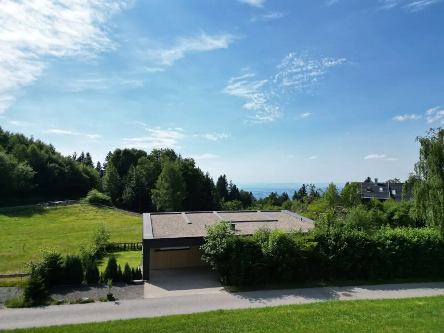 Seltene Gelegenheit - Sonniges Liebhaber-Grundstück mit traumhafter Aussicht am Pfänder / Bodensee