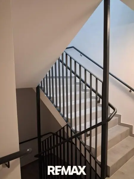 19 Stiegenhaus 1220