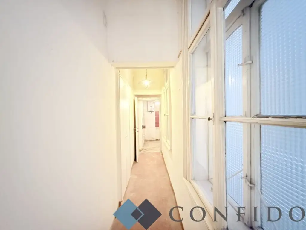 Gestalten Sie nach Ihrem Geschmack - Sanierungsbedürftige 3 Zimmer Altbauwohnung in der Clusiusgasse!