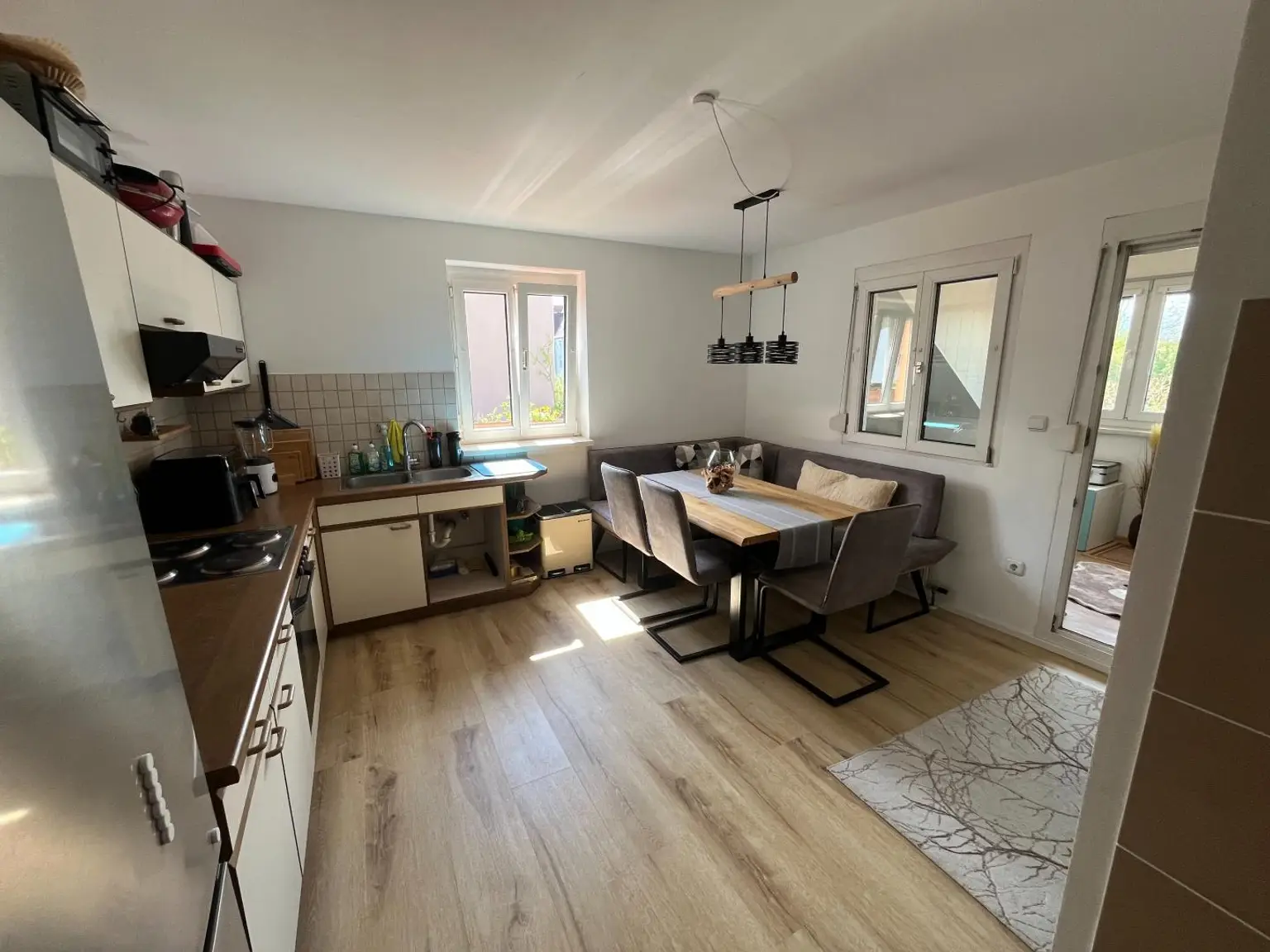 Essecke und Küche im OG