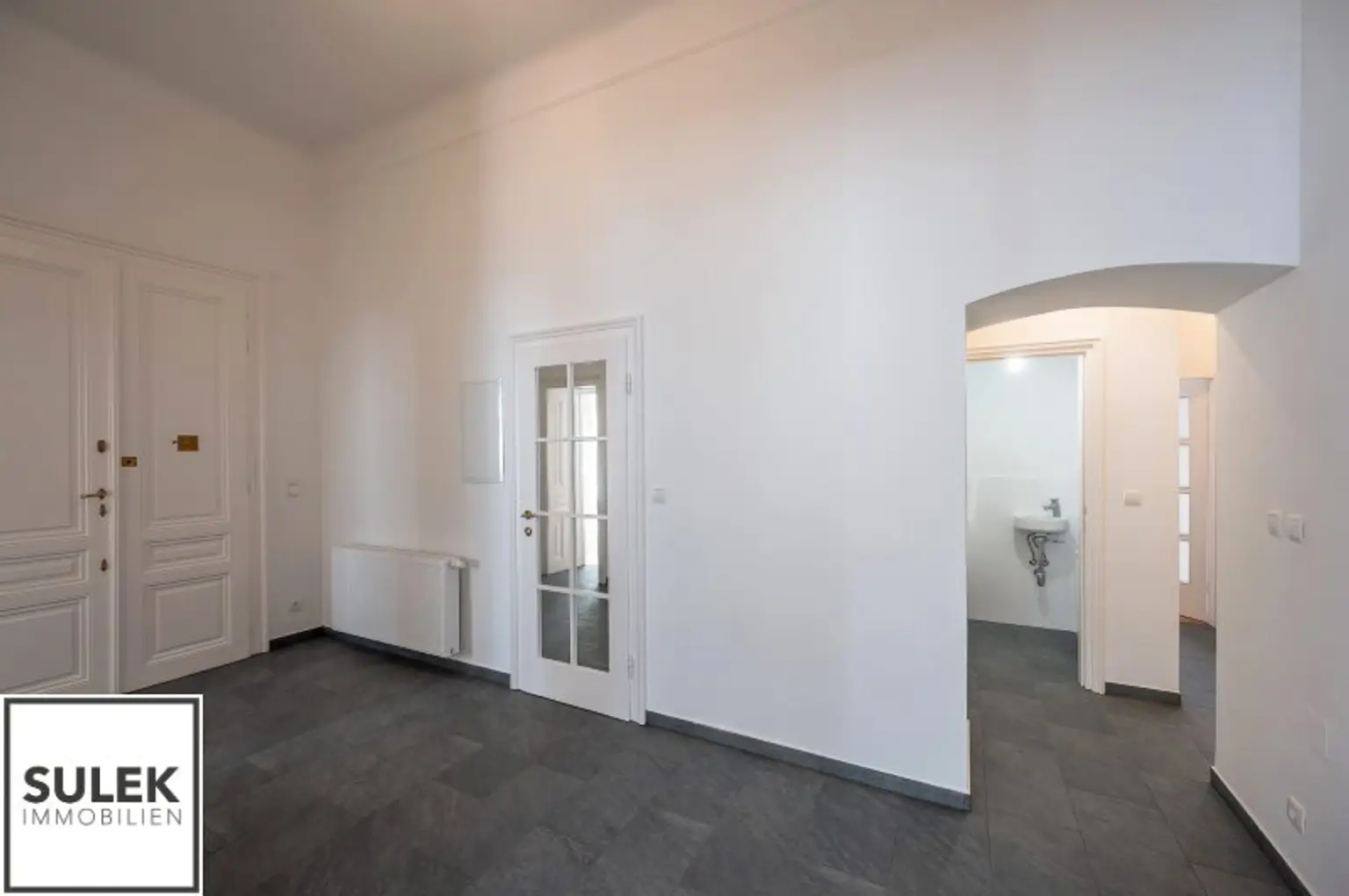 traumhafte 5-Zimmer-Altbauwohnung nahe Albertina