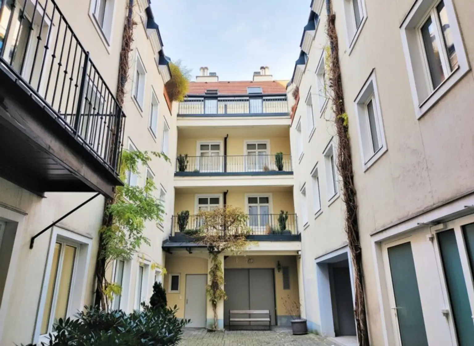 OASE TRIFFT STADT. Hofseitiges Wohnen in der Lindengasse