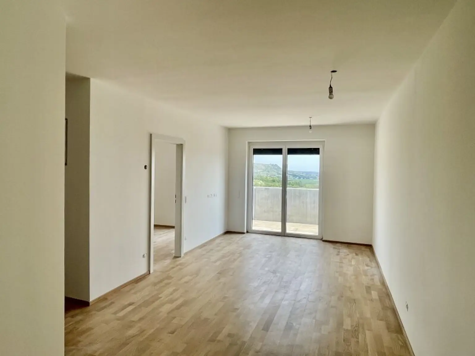 Neubau Erstbezug Moderne Zwei Zimmer Wohnung mit fabelhafter Aussicht