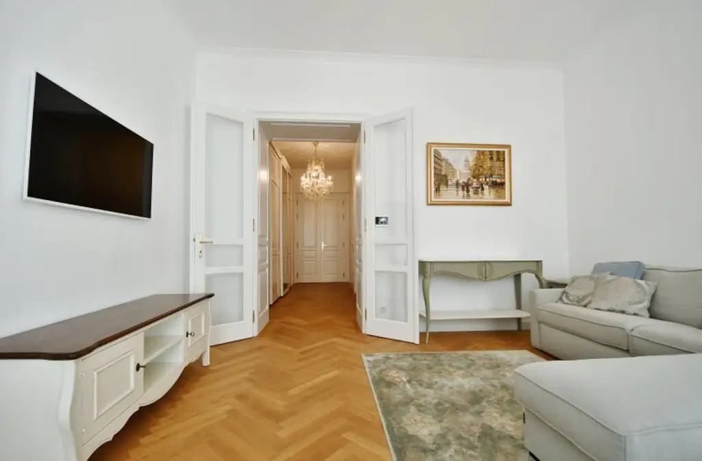 Charmante Stilaltbauwohnung im Servitenviertel – Eleganz & Ruhe in Bestlage