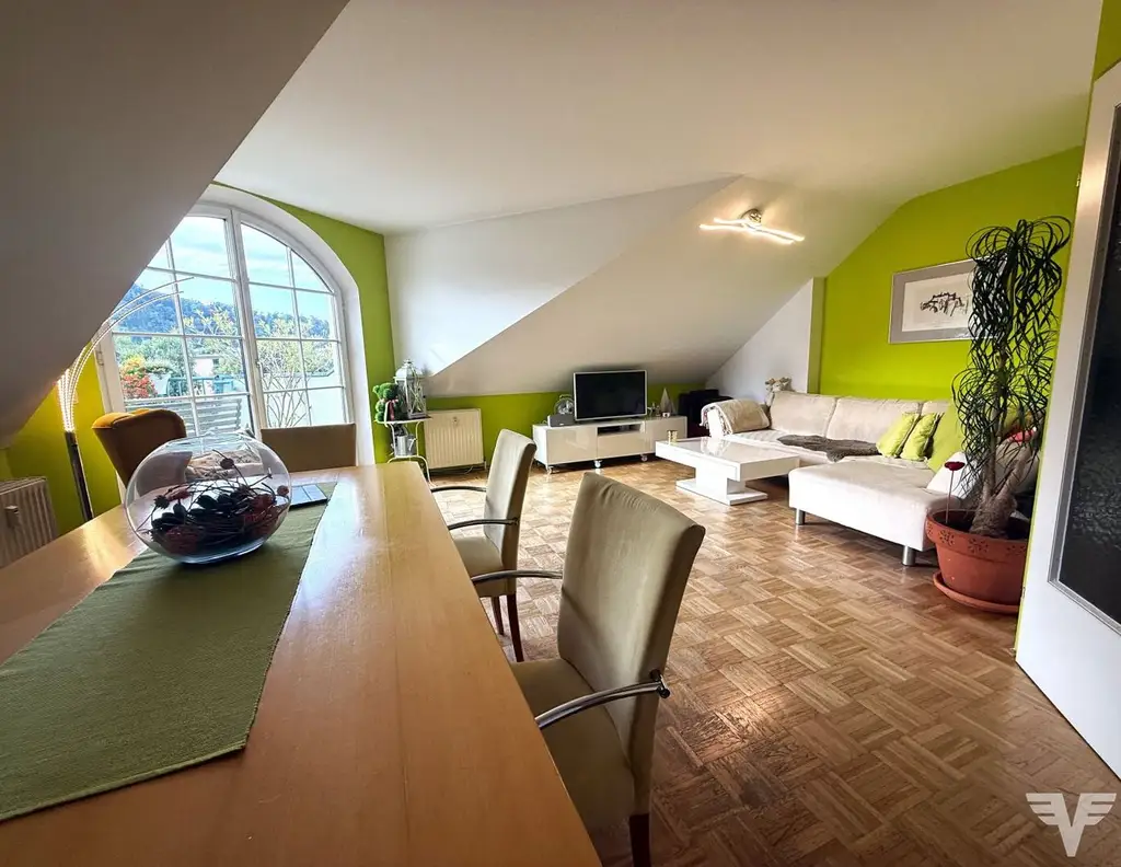 2-Zimmer-Wohnung mit Dachterrasse und traumhafter Aussicht!