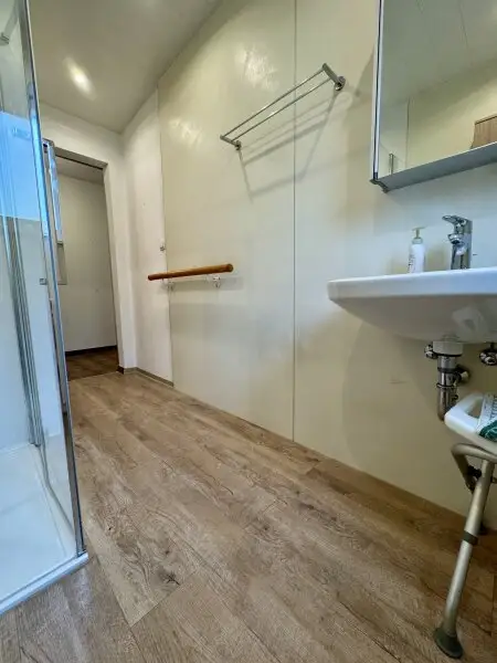 *geräumige 3 Zimmer Wohnung mit extra Küche und Balkon!  Super schöne Aussicht inkludiert!
