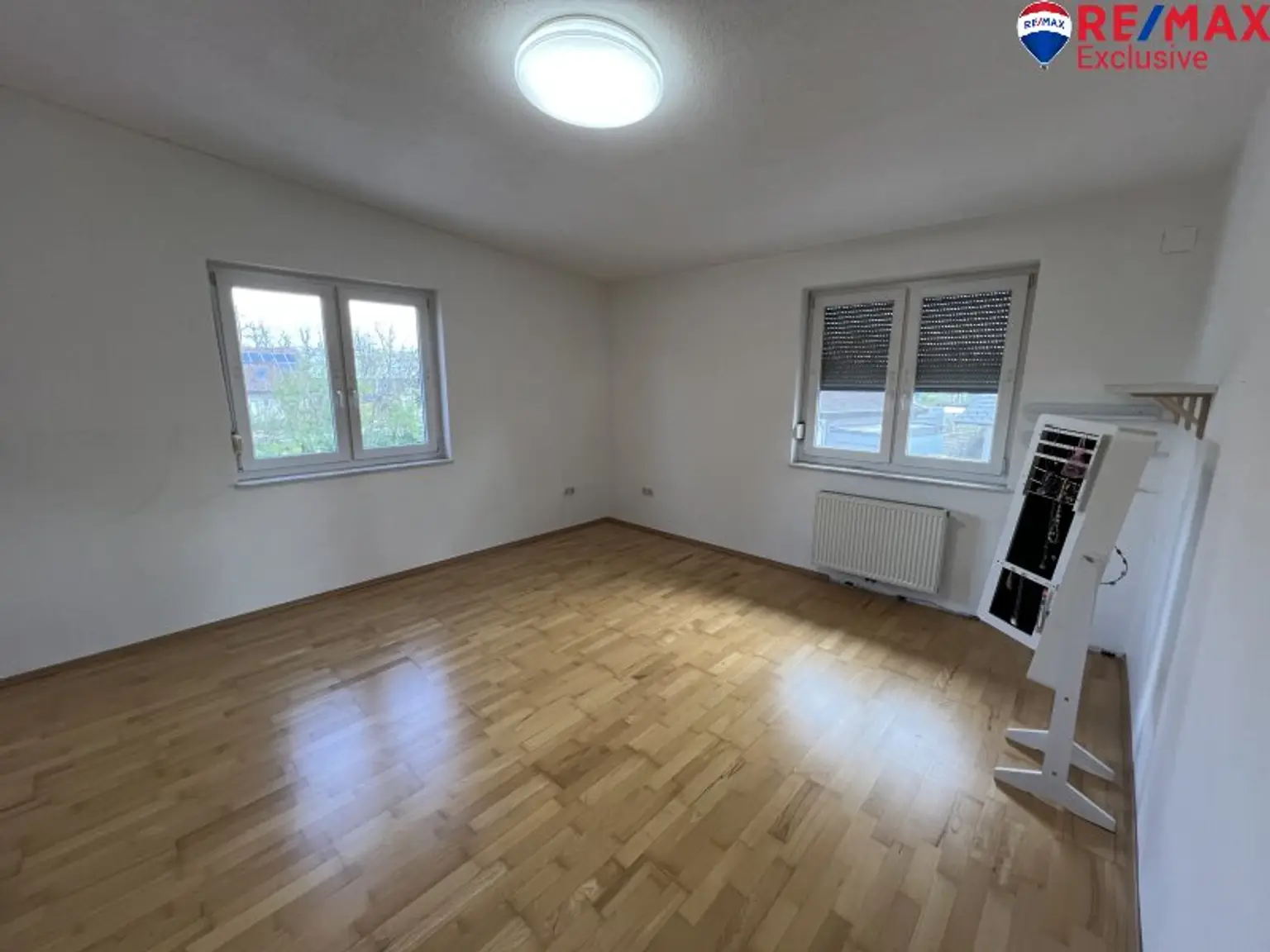 Großzügiges Einfamilienhaus mit Garten, Terrasse & Garage in Ebenfurth, 4 Zimmer, 195m²