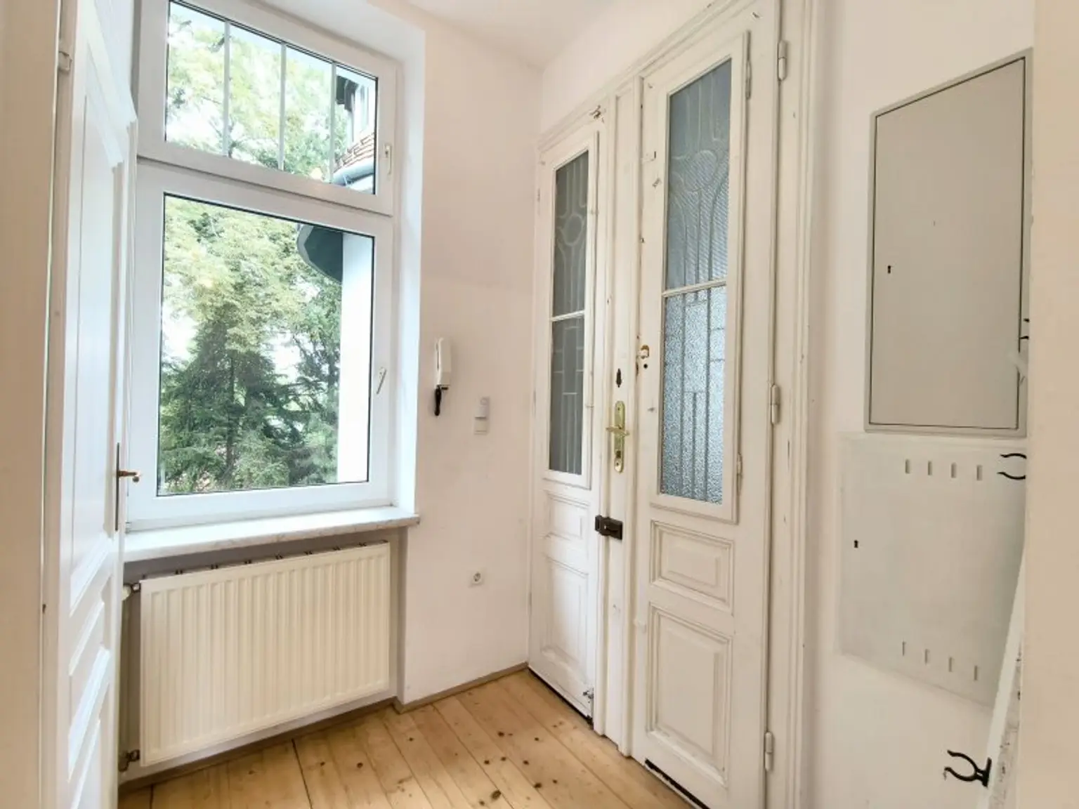 Stilvolle 2-Zimmer-Eigentumswohnung mit Balkon ins Grüne – 1130 Wien, nahe Lainzer Tiergarten
