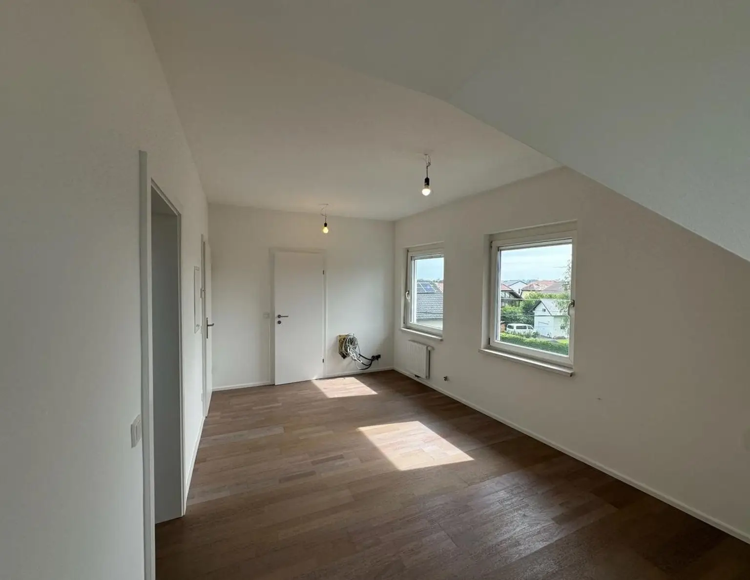 Top 2 - Gemütliche 2-Zimmer-Dachgeschosswohnung mit Blick auf den Grünberg und Traunstein