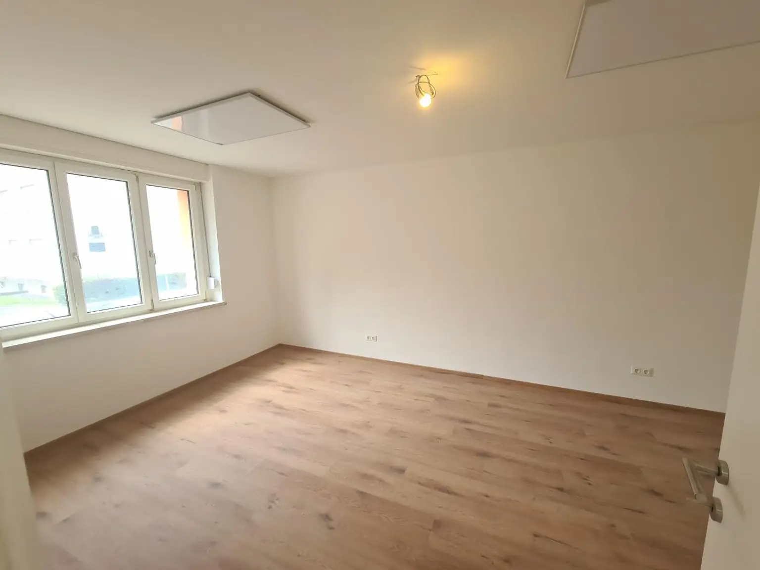 Anlegerhit - Komplett sanierte 2-Zimmer Wohnung mit Mieter