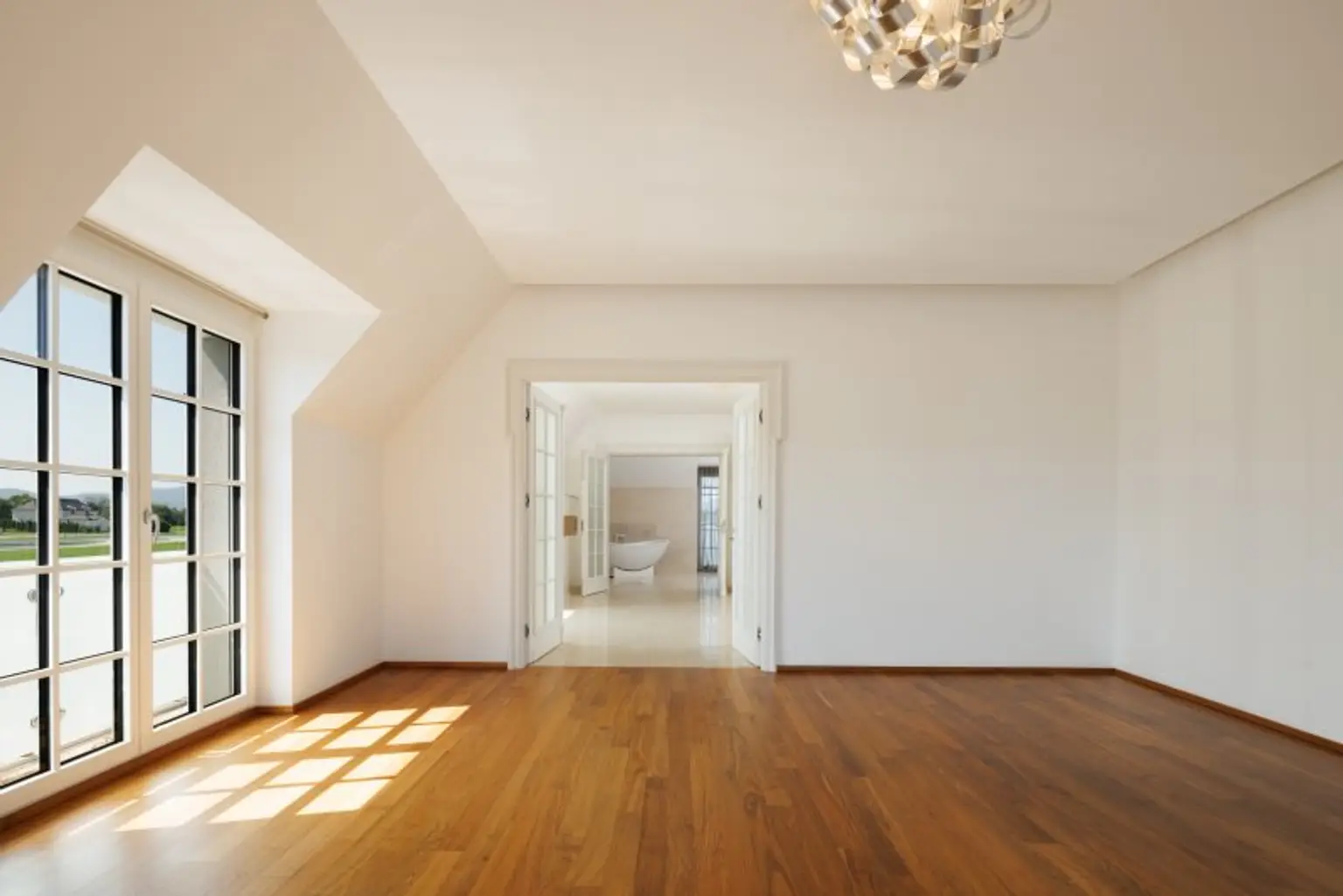 LUXUS VILLA mit Innenpool und Weinkeller im Golfclub Fontana