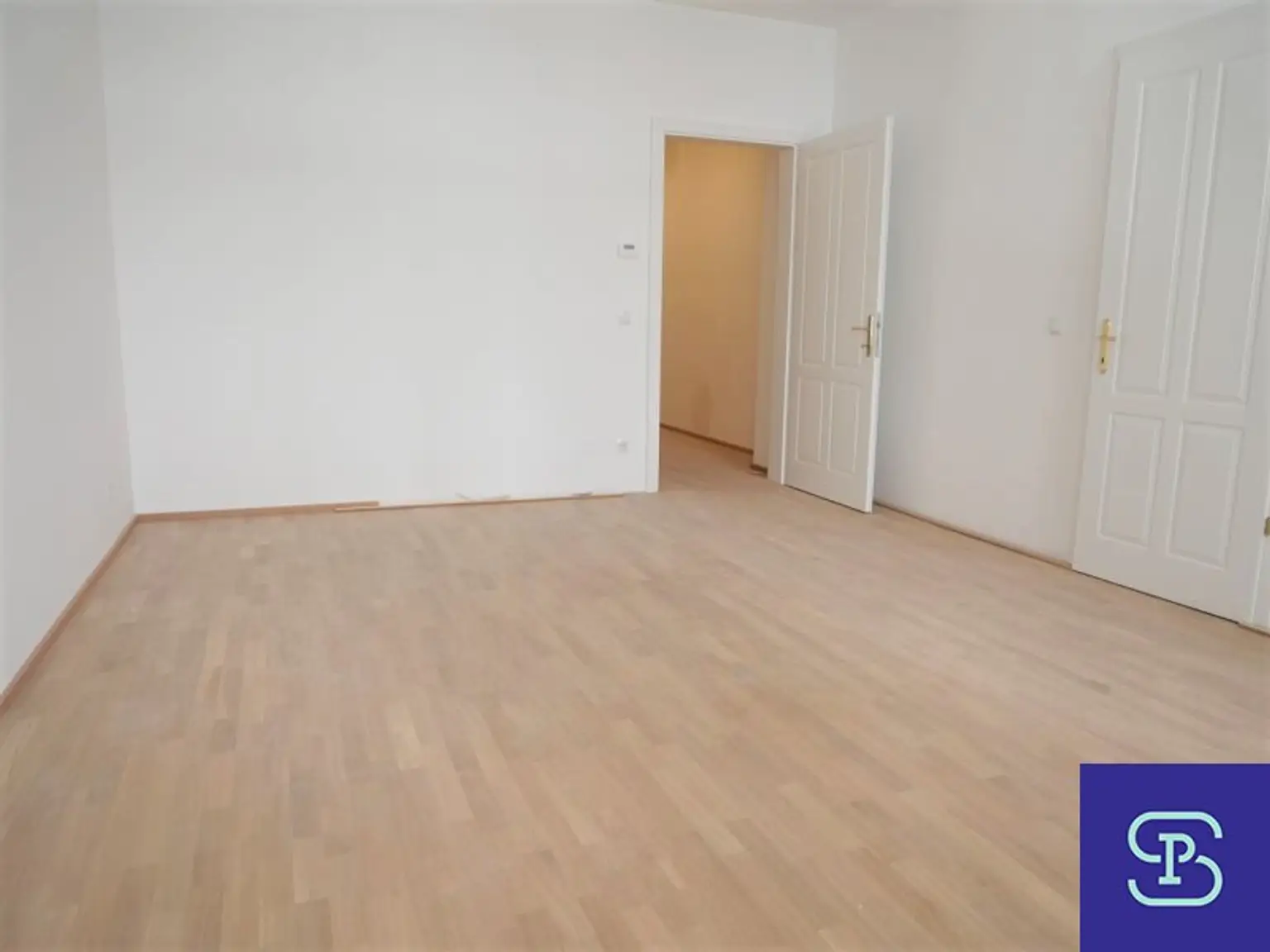 Provisionsfrei: Unbefristeter 98m² Altbau mit 11m² Süd-Loggia und Einbauküche - 1070 Wien!