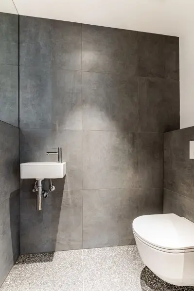 Erstbezug ab Februar! Nähe U6/U4! Helle 2-Zimmer-Wohnung mit Loggia zu vermieten!