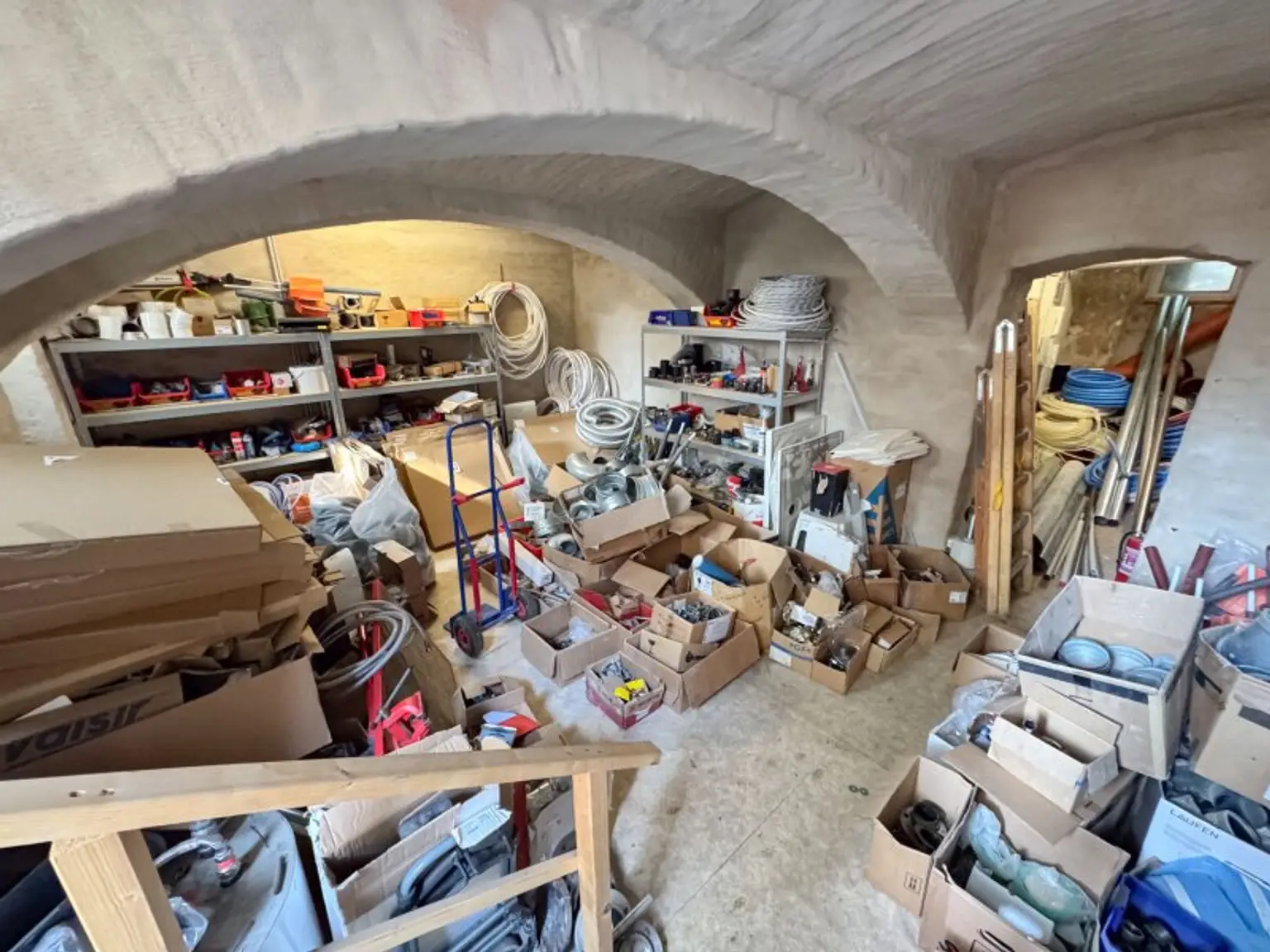 PROVISIONSFREI! Lager / Magazin mit 46,51 m2 Nutzfläche und Strassenzugang zu vermieten! Nahe Hannovermarkt!